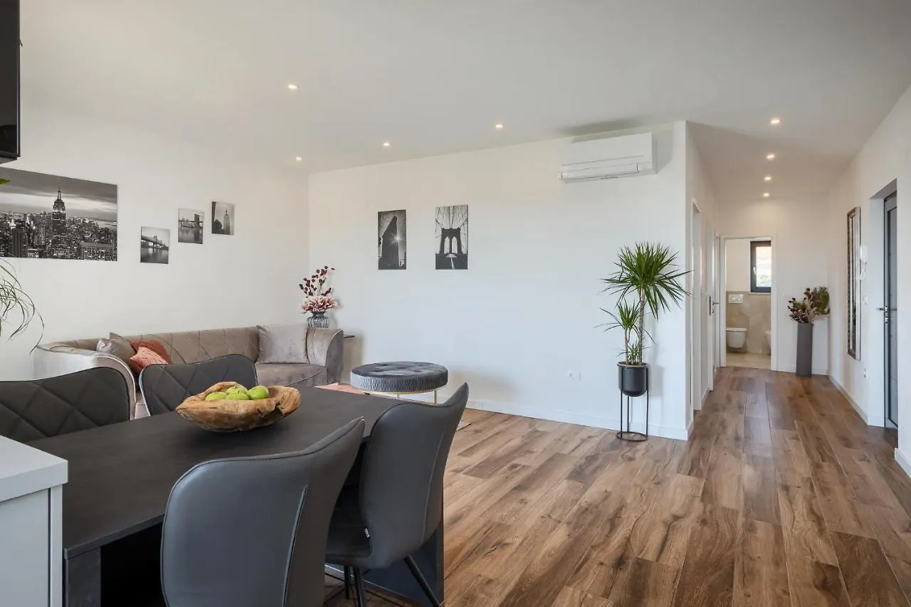 Belvedere Holidays Novigrad  Holiday home Novigrad (Istria)